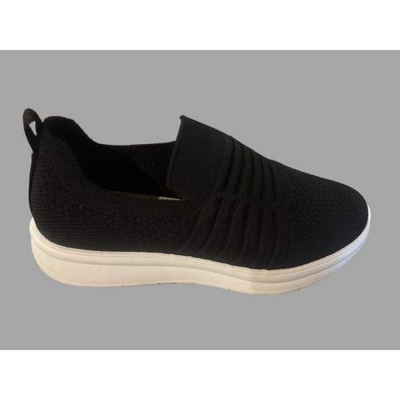 Clarks Shoes - Clarks size 8.5 Wide, Women's Black Slip-On Sneakers Size 8.5
